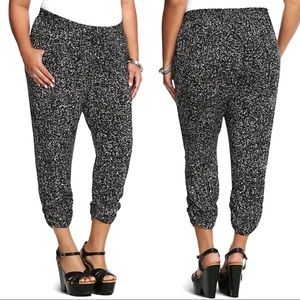 Torrid Cropped Harem Pants Printed High Rise Black